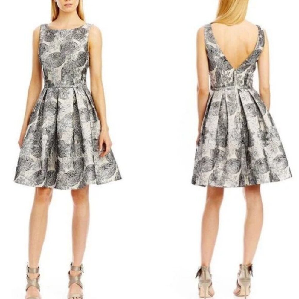 Nicole Miller Fit & Flare Sleeveless Dress w/ POCKETS! Silver Brocade Floral 10